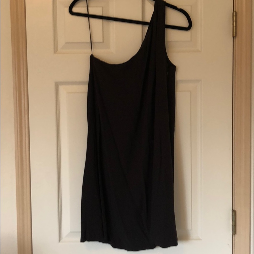 One shoulder black dress